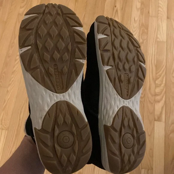 Merrell Black Ankle Boots with Faux Fur - Picture 2 of 5